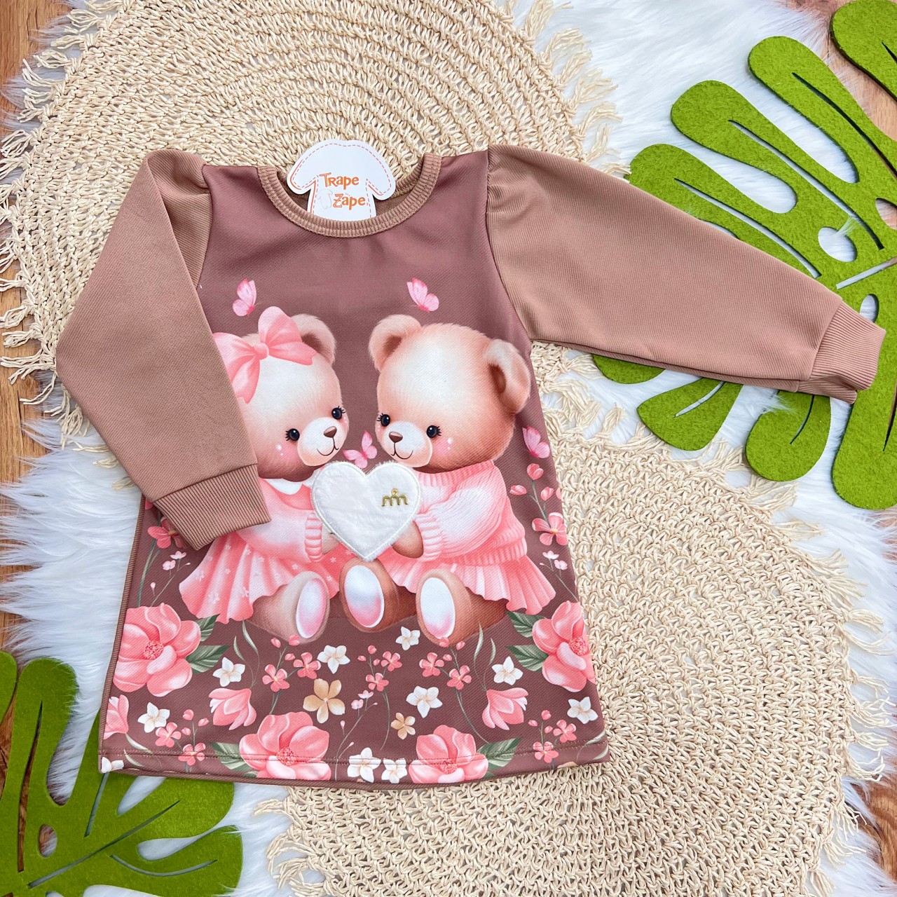 Vestido Manga Longa Ursinhas com Coração de Pelinho - Marrom